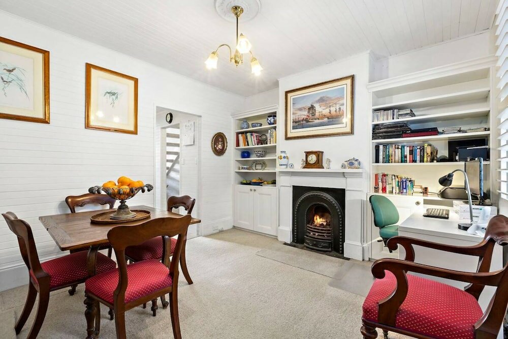 Фото Charming Workers Cottage in a Perfect Enclave