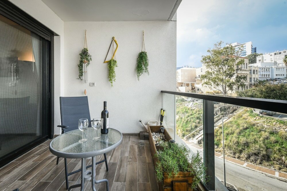 Фото Cozy Nest Apartment with balcony