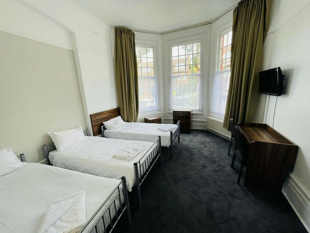 Фото Oyo National Hotel