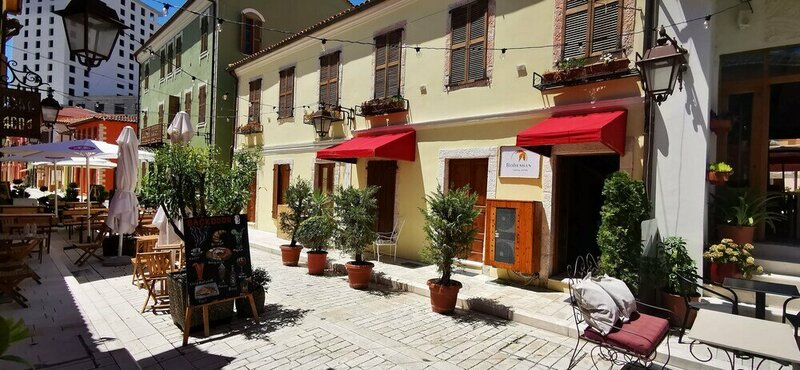 Гостиница Bohemian Boutique Suites во Влёре