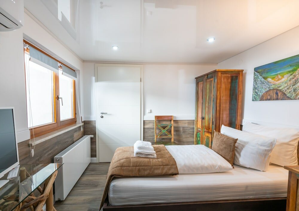 Фото Landgasthaus Kreuz Michelbach