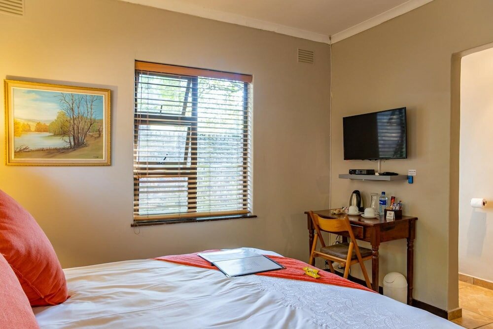 Фото Faraway Lodge B&b