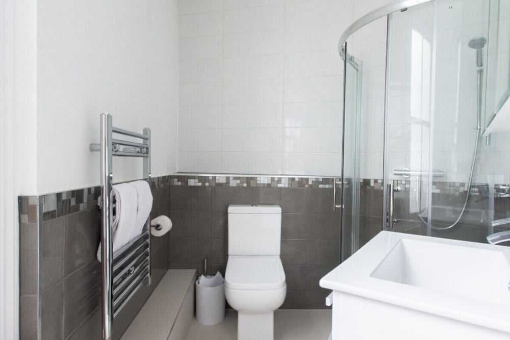 Фото The Mayfair Retreat - Modern & Central 1bdr in 3 Apartments