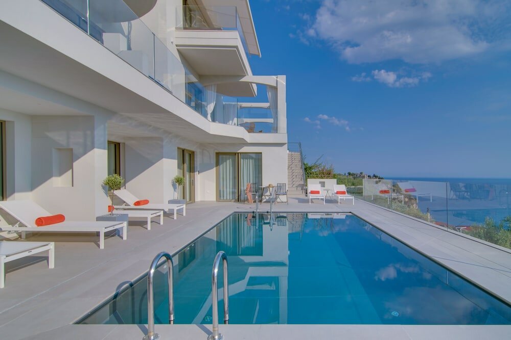 Фото Livinghome Suites