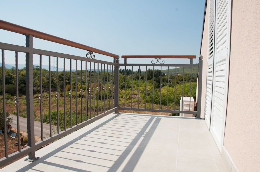 Фото Hvar-Holiday Apartments