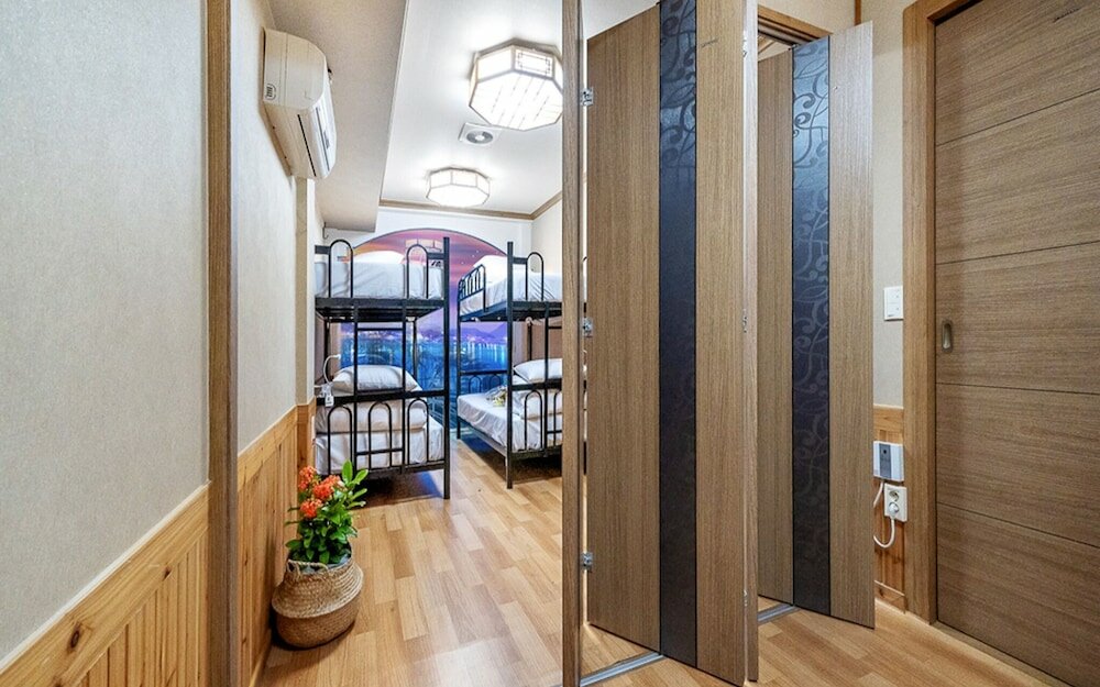 Фото Yeosu Rest Guest House