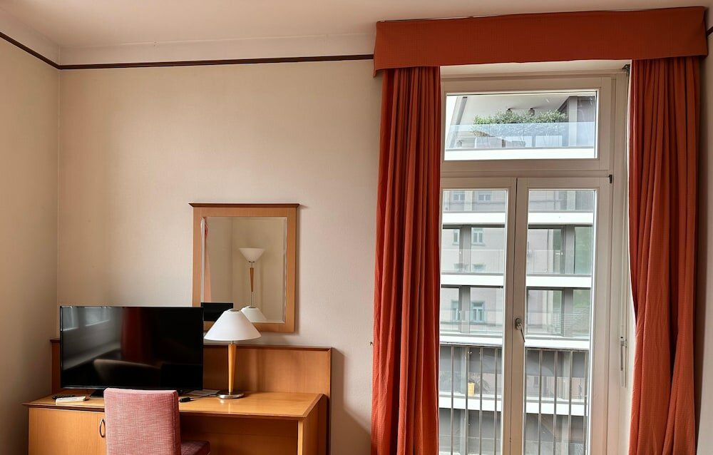 Фото Erooms Minusio