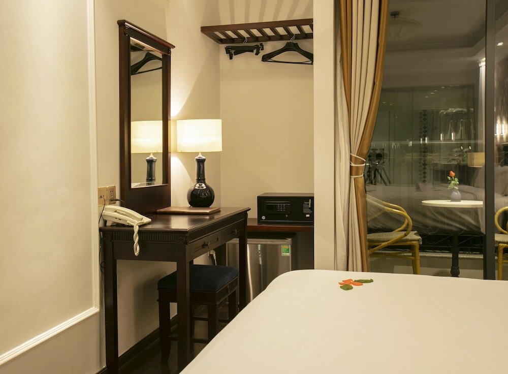 Фото Golden Legend Boutique Hotel