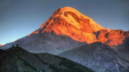 Внешний вид отеля Hotel Axien Kazbegi в Степанцминде (Казбеги), фото 4