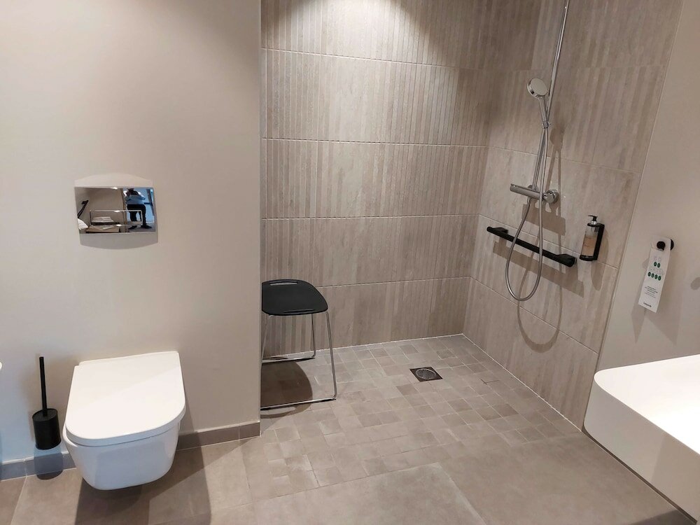 Фото Campanile Saint-Brieuc Centre - Gare