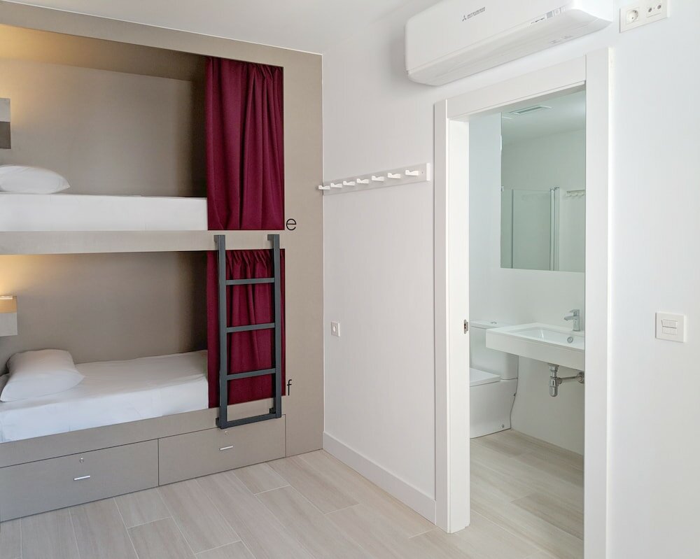 Фото Broz Hostel