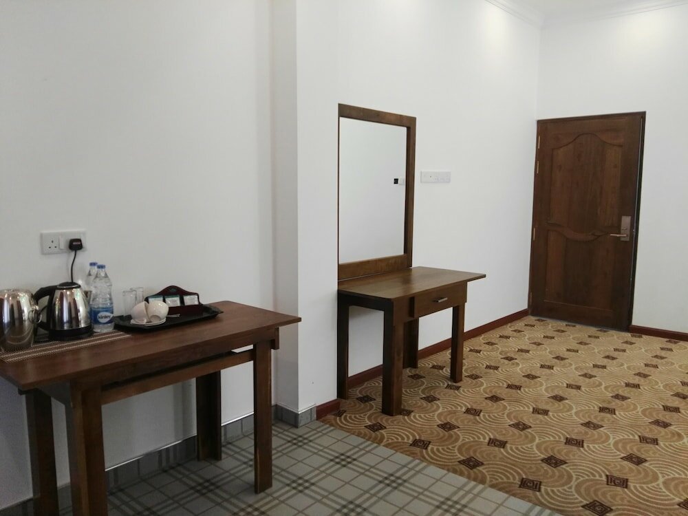 Фото Hotel Akashayaam