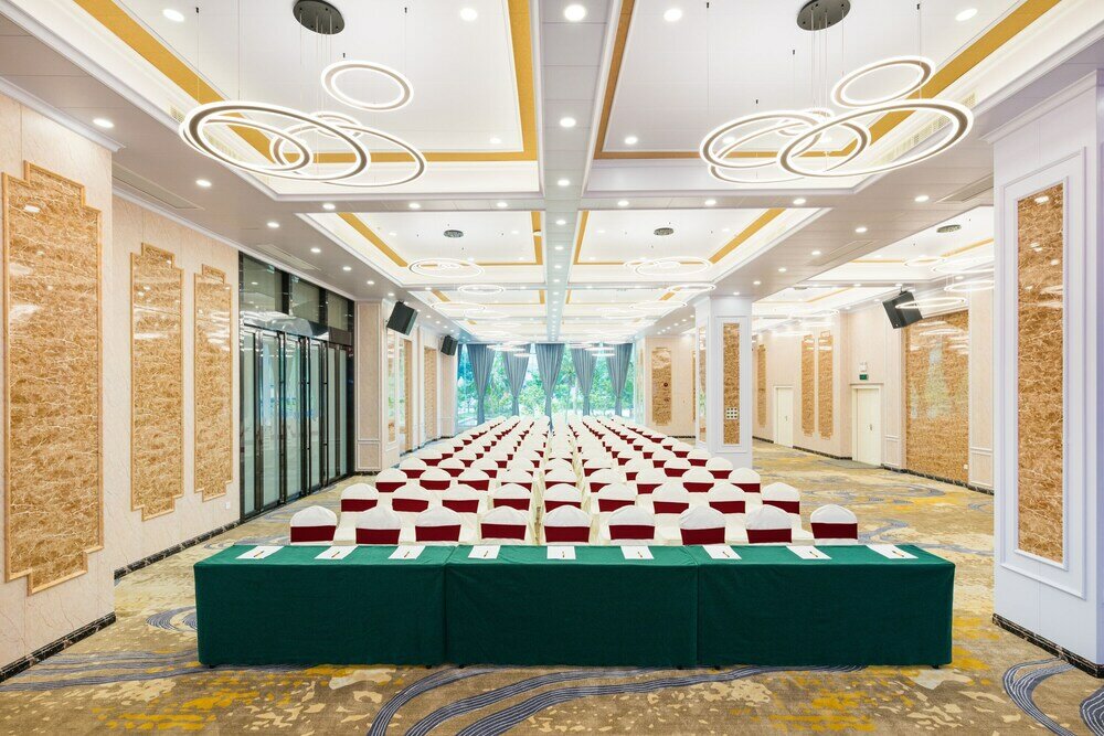 Фото Garman International Hotel