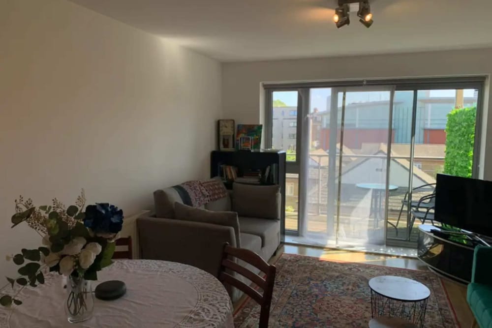 Фото Modern 1bd Flat With Balcony - Mile End