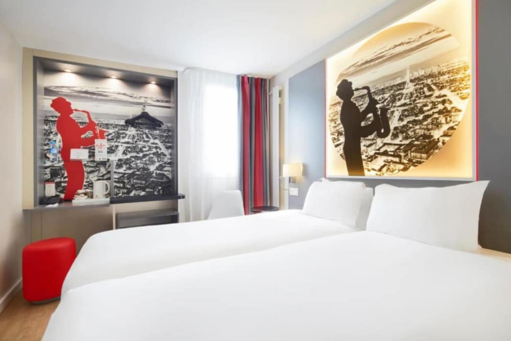 Фото Hotel Périphérie Porte de Saint Ouen