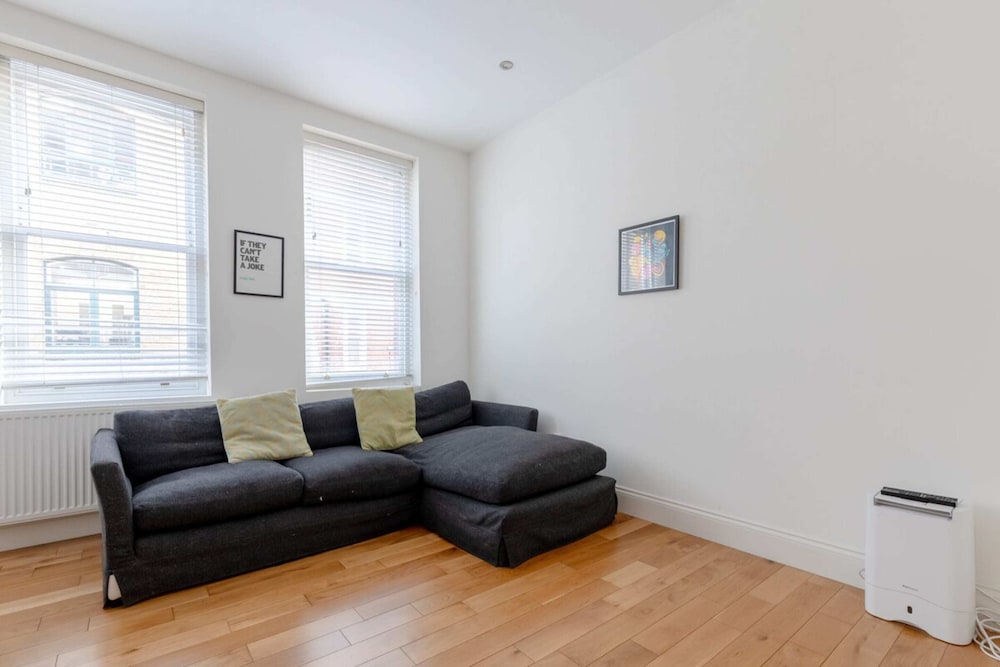 Фото Stylishly Snug 1bd Flat, Camden Town!
