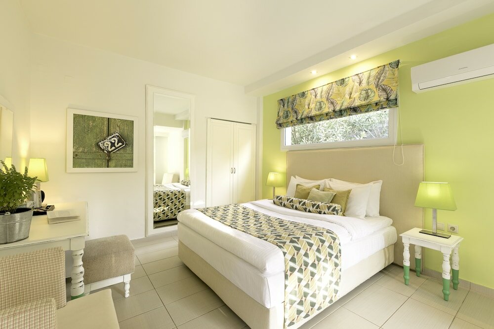 Фото Mandraki Village Boutique Hotel