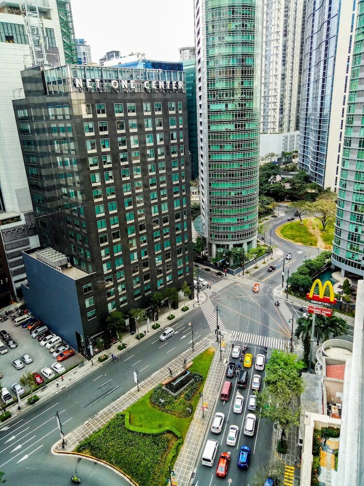 Фото Forbes Park Area Bgc