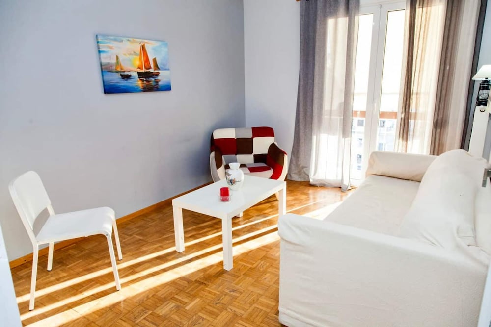 Фото Cozy apt in the center of Athens
