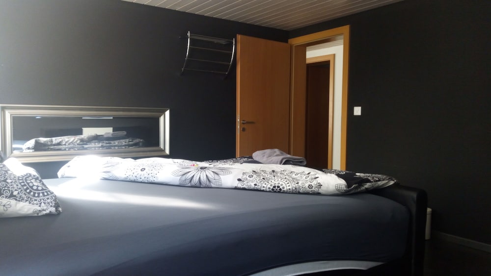 Фото 3 Bedroom Apartment at Lake Constance