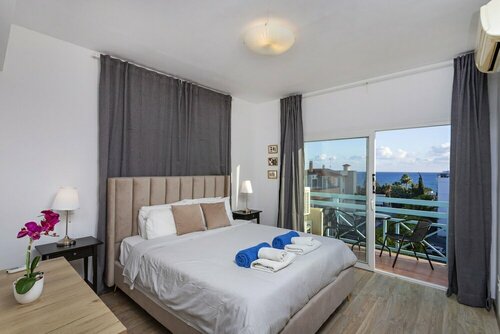 Апартаменты Palm Beach Sea View Apartment в Лимассоле