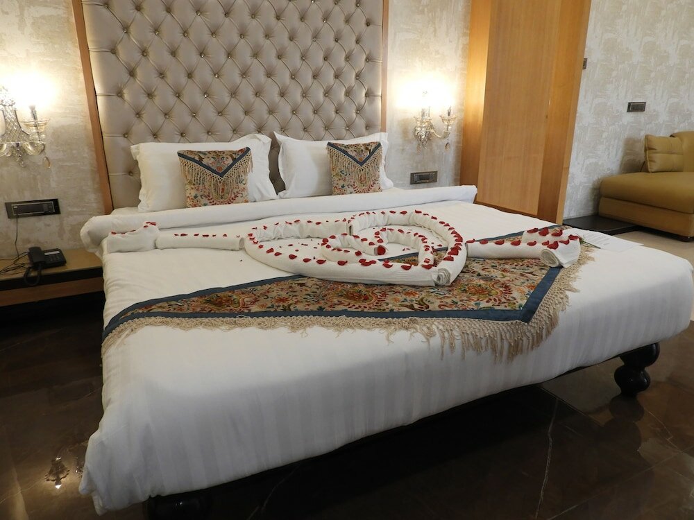 Фото Hotel Jannat Celebration