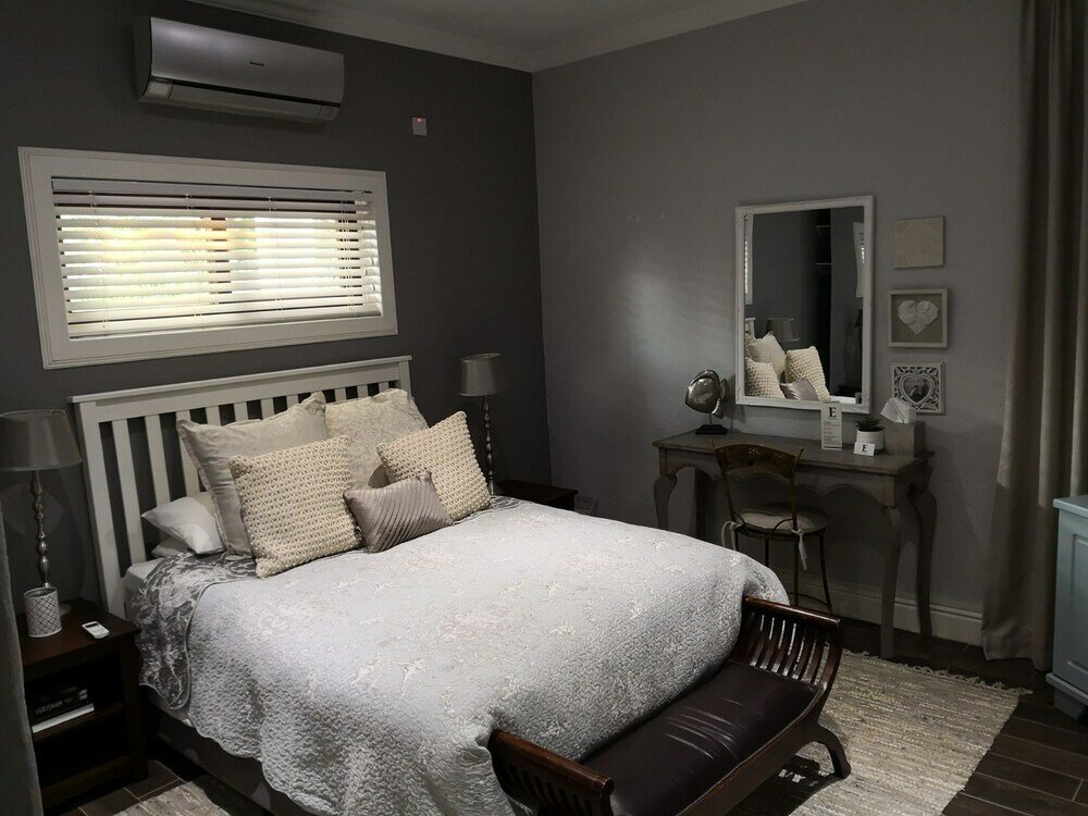 Фото The Embassy