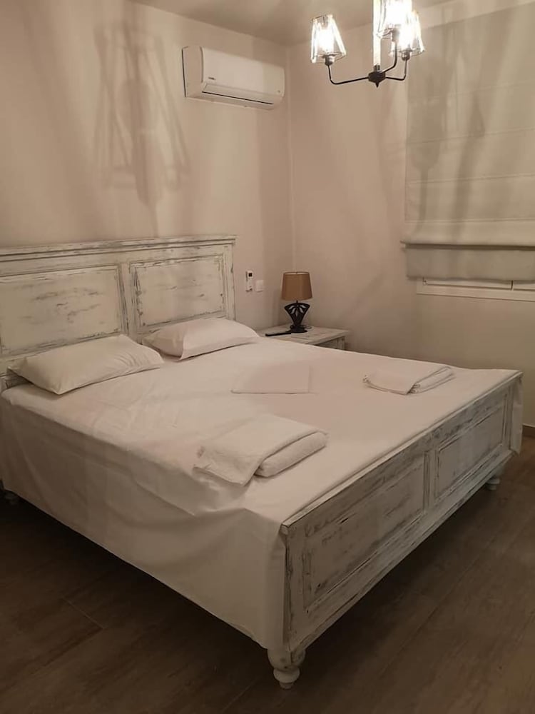 Фото Ammos Luxury Suites