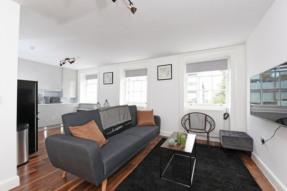 Фото Charming & Modern Apartments near Oxford Circus London
