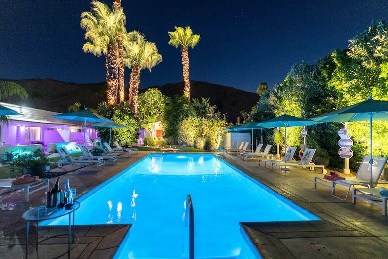 Гостиница BelleVue Oasis-Palm Springs - Adults Only в Палм-Спрингс