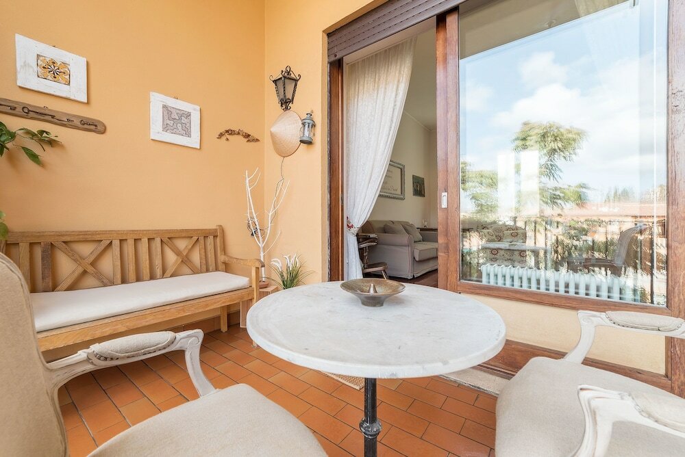 Фото The Quietest Corner of Trastevere, Ac & Elevator