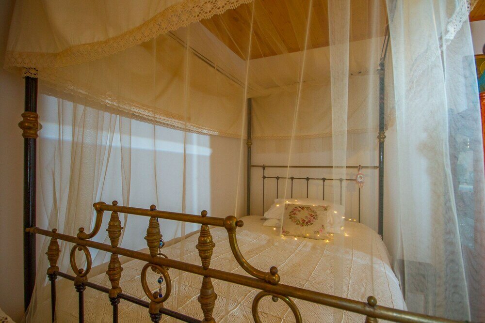 Фото Aethra Cottage