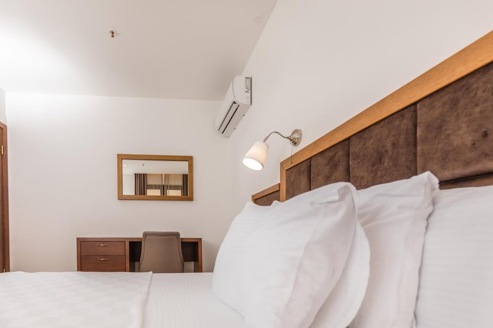 Фото Hotel Plaza Lucice