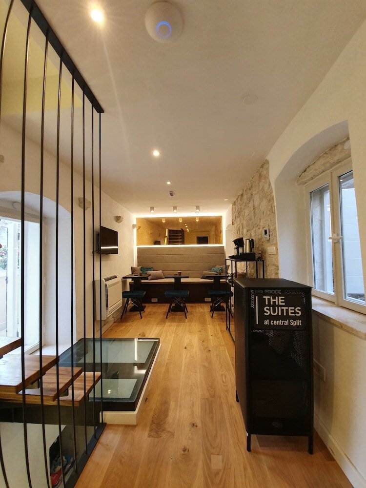 Фото The Suites at Central Split