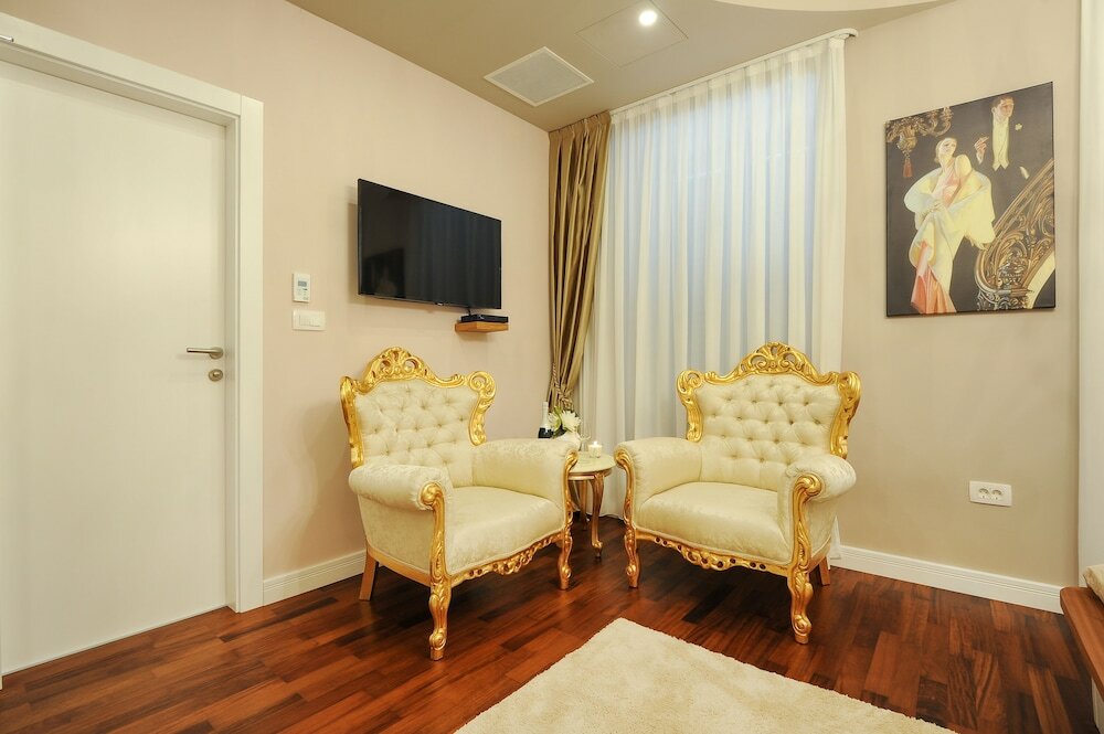 Фото Silver & Gold Luxury Rooms