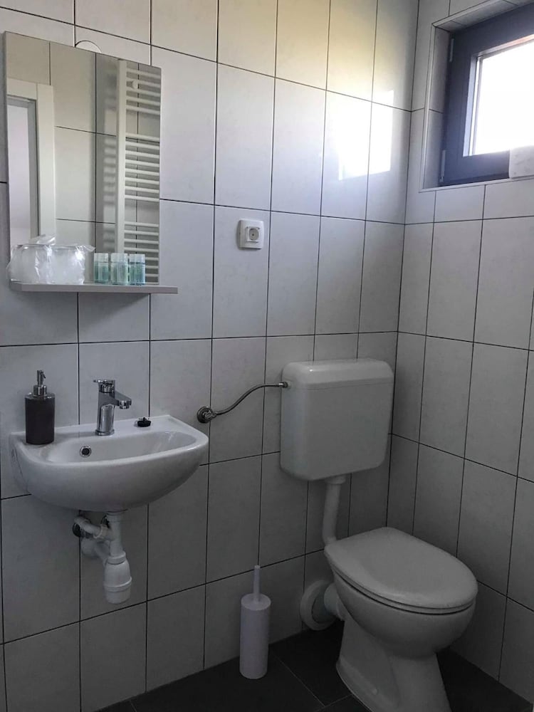 Фото Filipovic rent a car & apartments