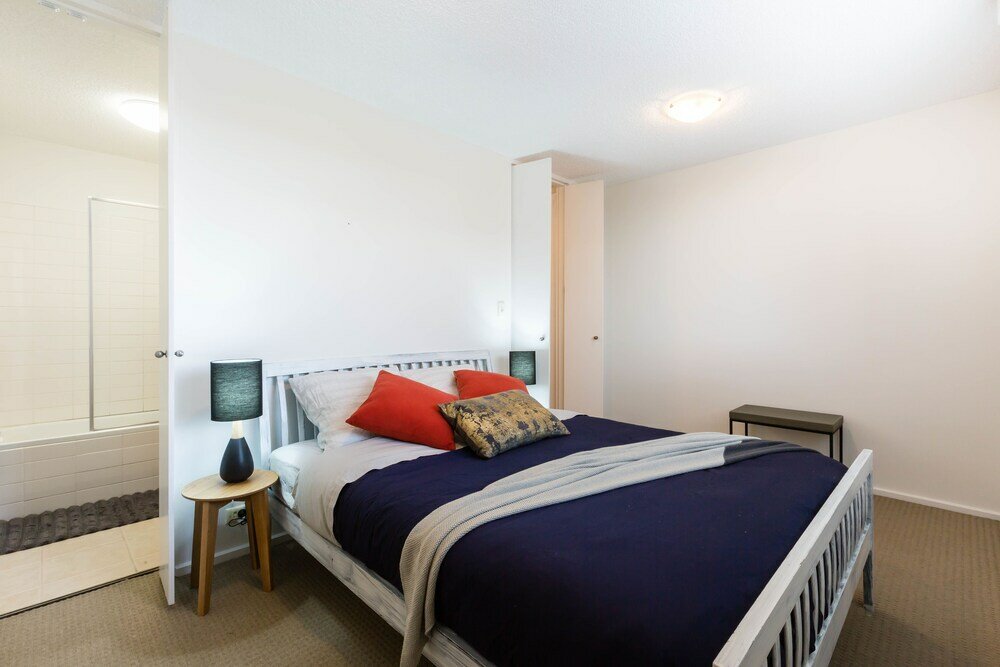 Фото Brooke, 1bdr St. Kilda Apartment