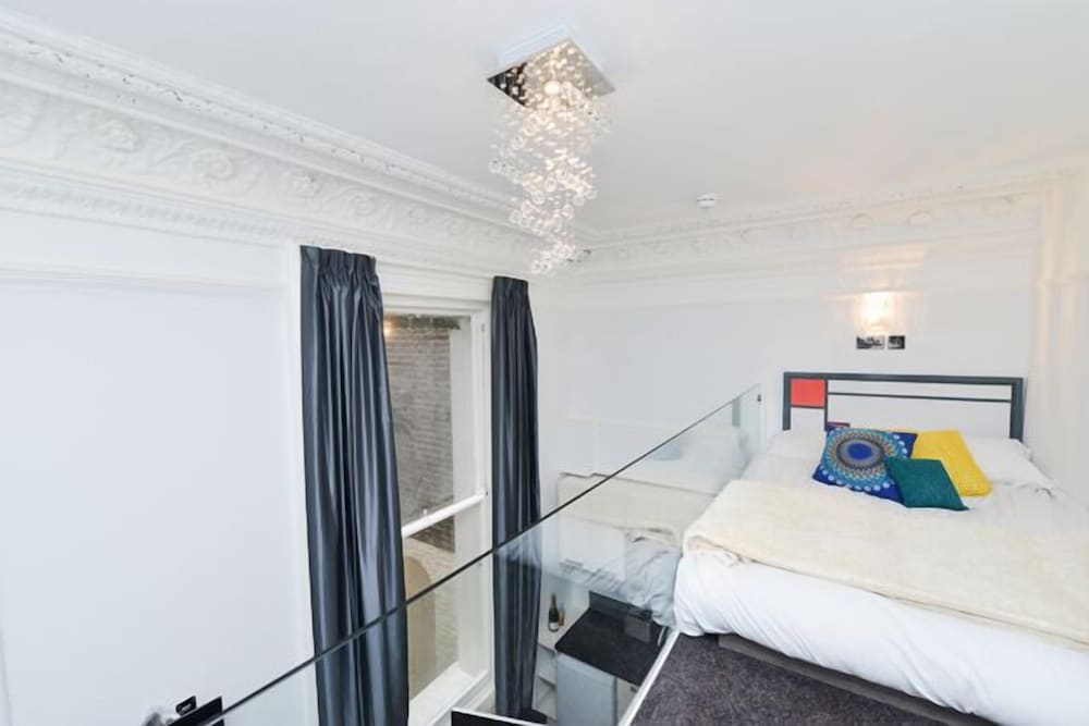 Фото The Dome Hyde Park