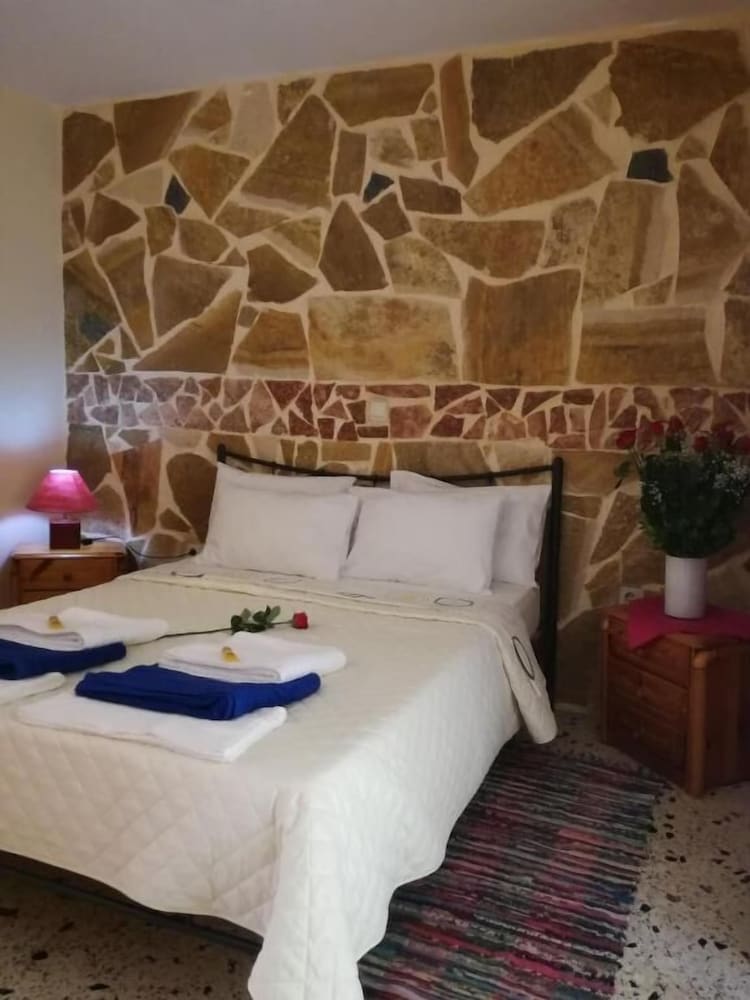 Фото Apartments Zoumperi