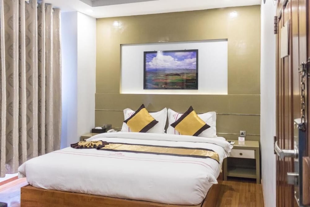 Фото Grand Central Hotel Mandalay