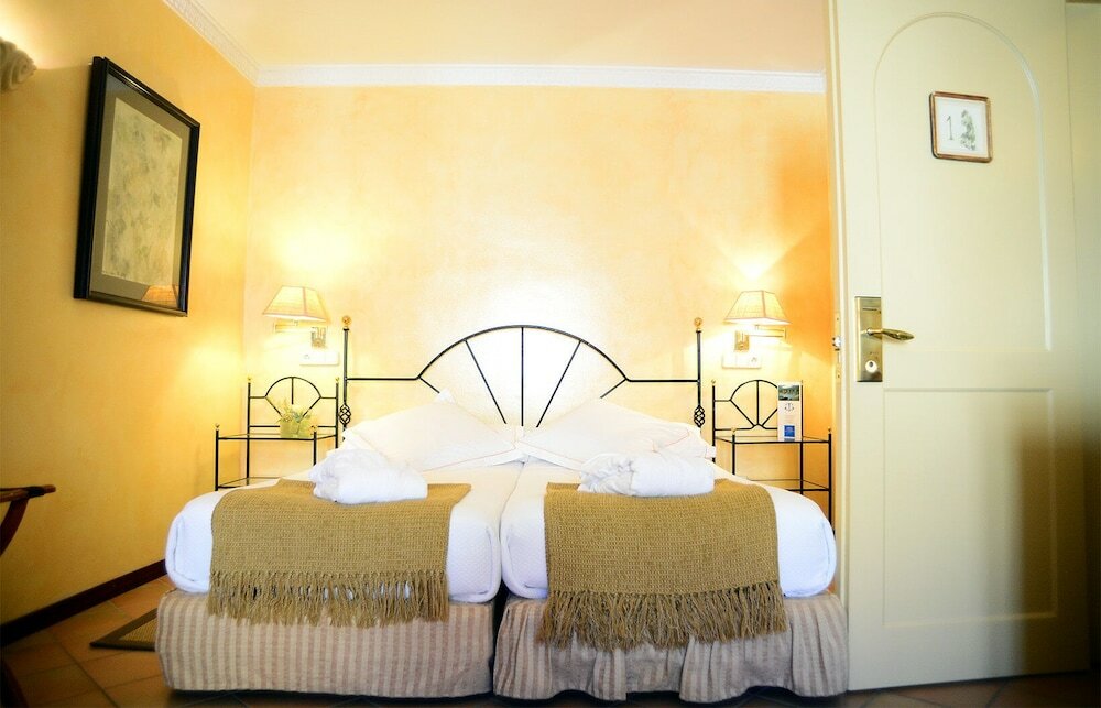 Фото Hotel Termes La Garriga