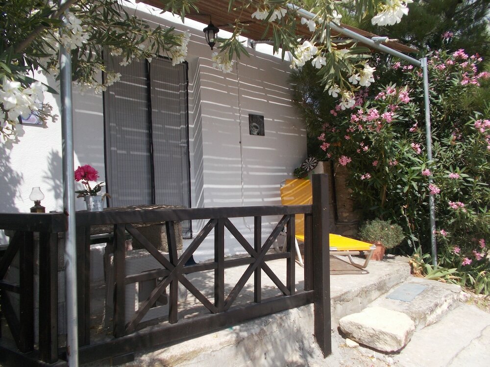 Фото To spiti tou papa sto vouno