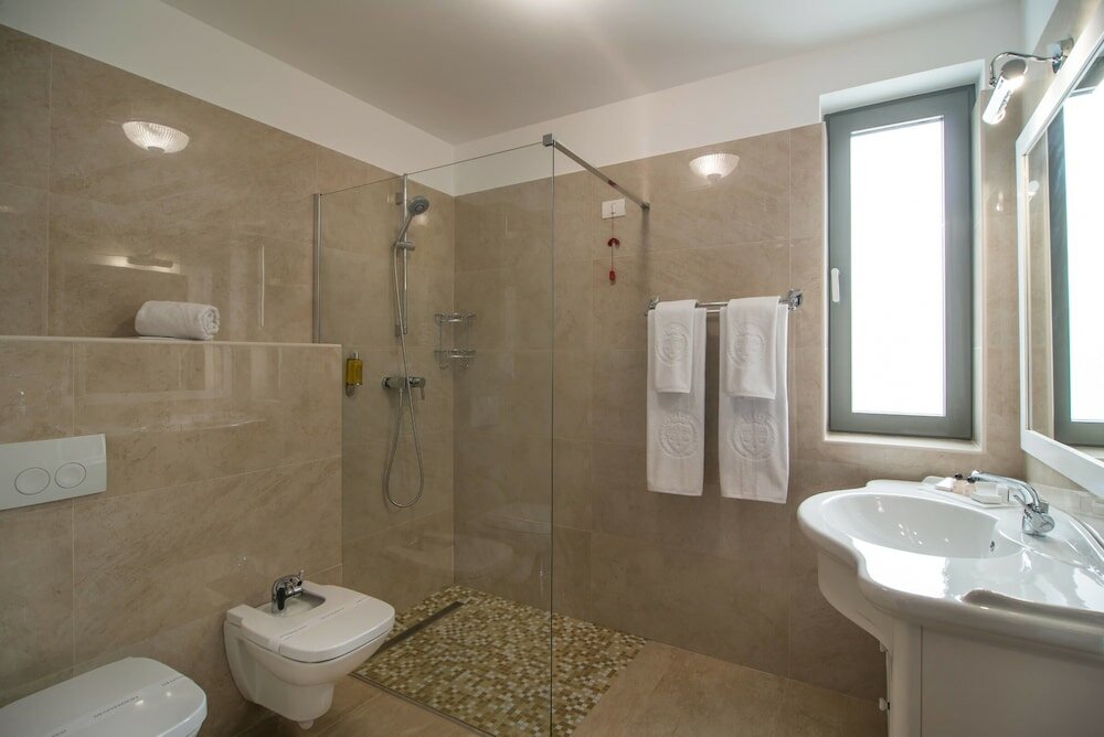 Фото Theodora Golf Club