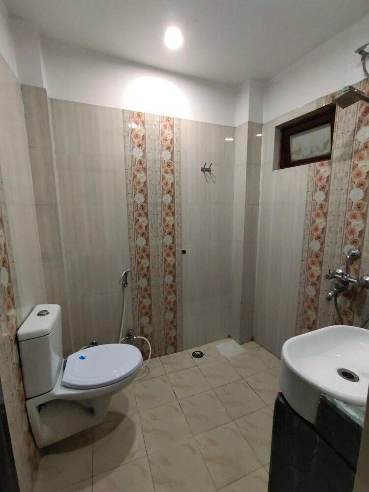 Фото Hotel Shivratri Guest House