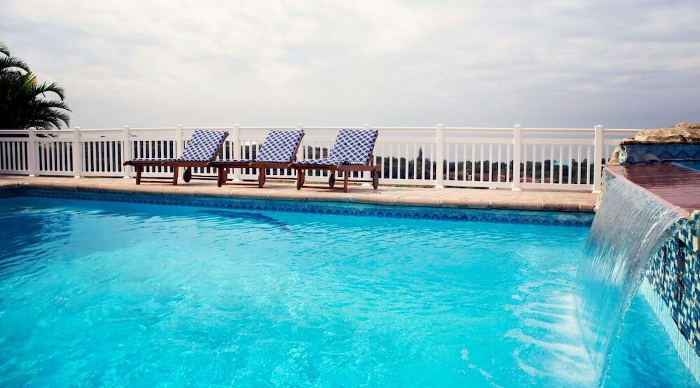 Фото Hillbillion Estate