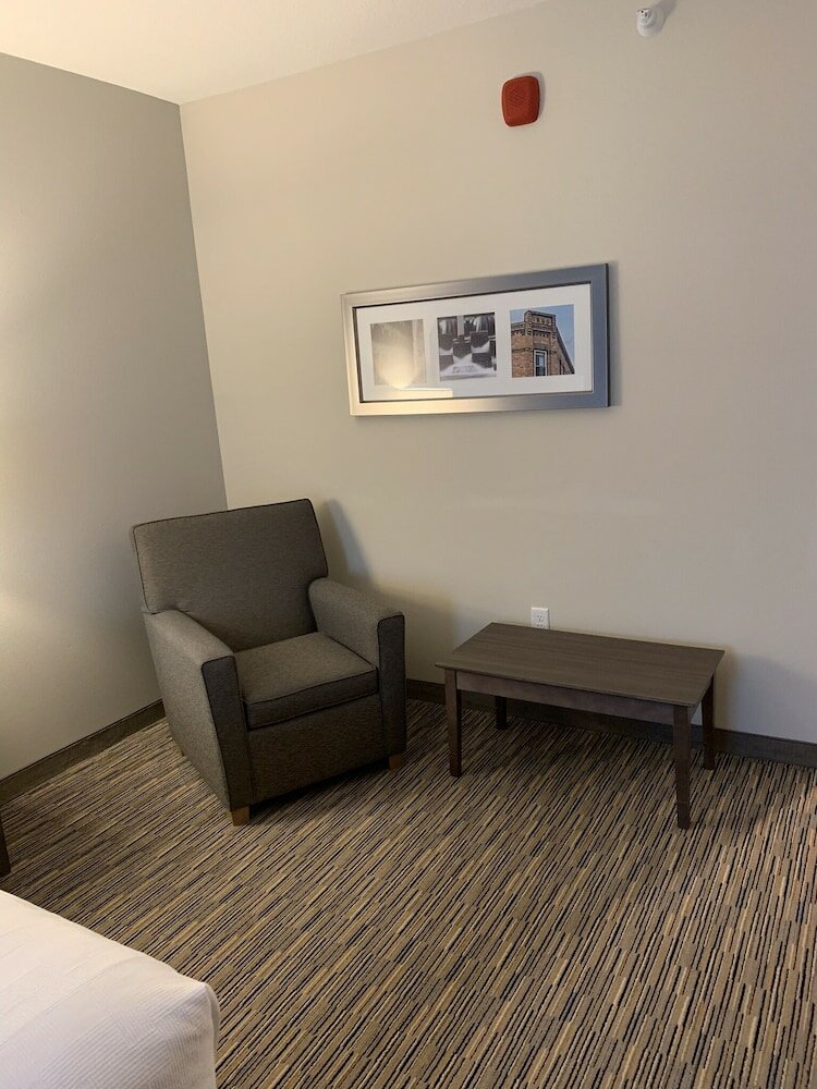 Фото GrandStay Hotel & Suites Spicer