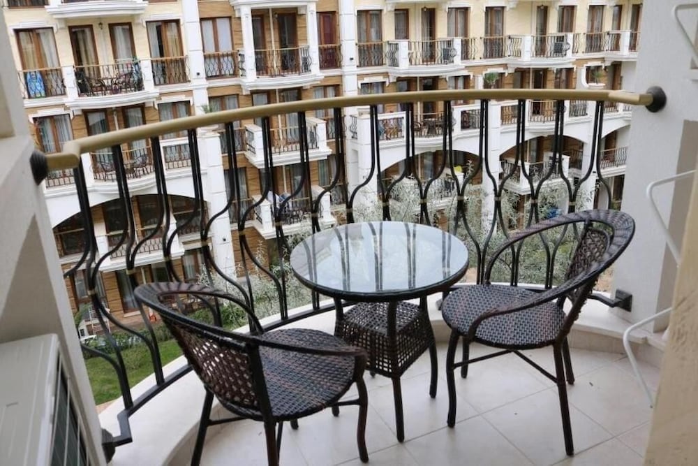 Фото Harmony Suites