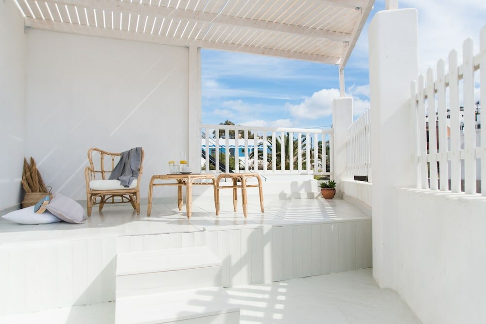 Фото Rafaela Apartments