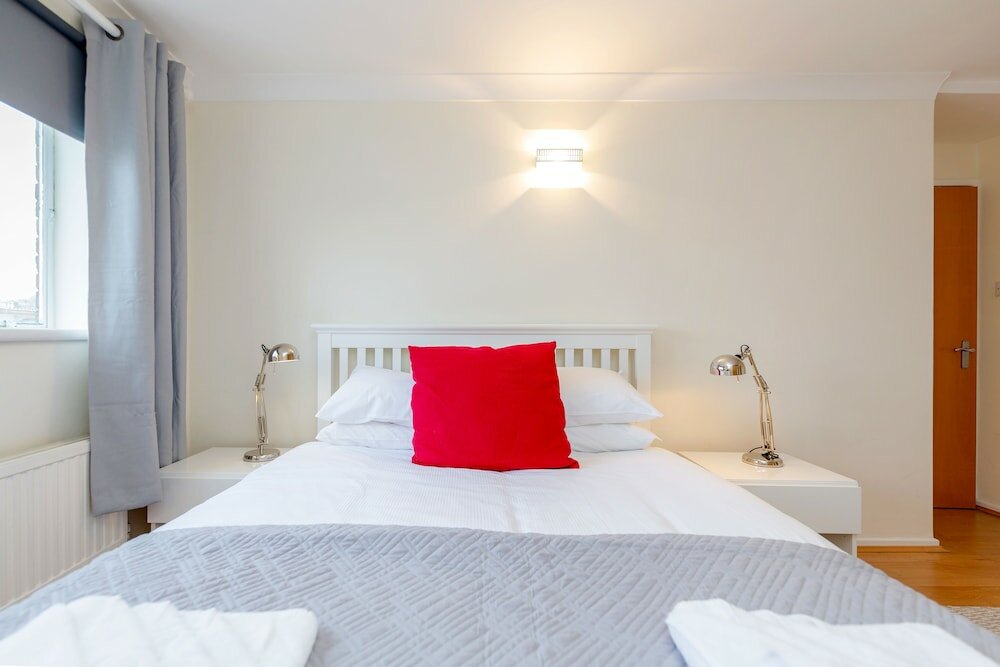 Фото Holland Park Heights by BaseToGo