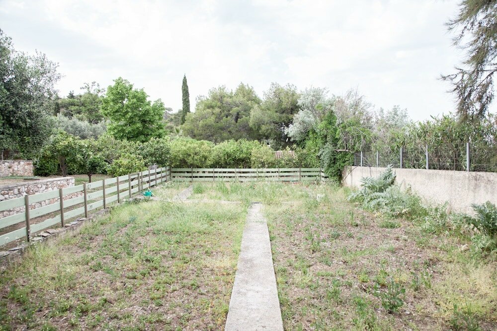 Фото Beautiful mini eco farmhouse